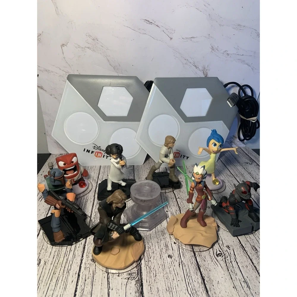 Disney Infinity Figures 3.0 Lot Of 9 Plus 2 Portals Wii‎ PlayStation Works